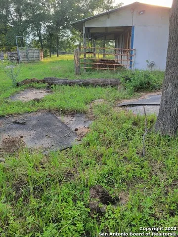 1130 Blacksmith Ln Weimar, TX 78962