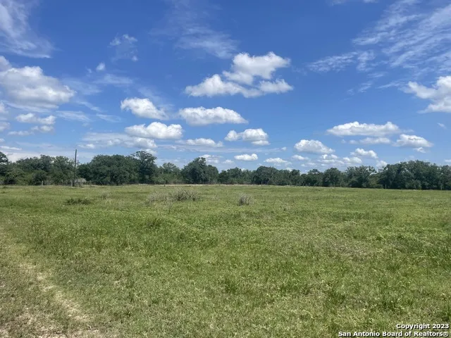 1130 Blacksmith Ln Weimar, TX 78962