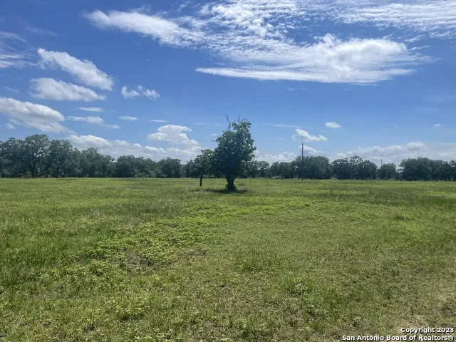 1130 Blacksmith Ln Weimar, TX 78962