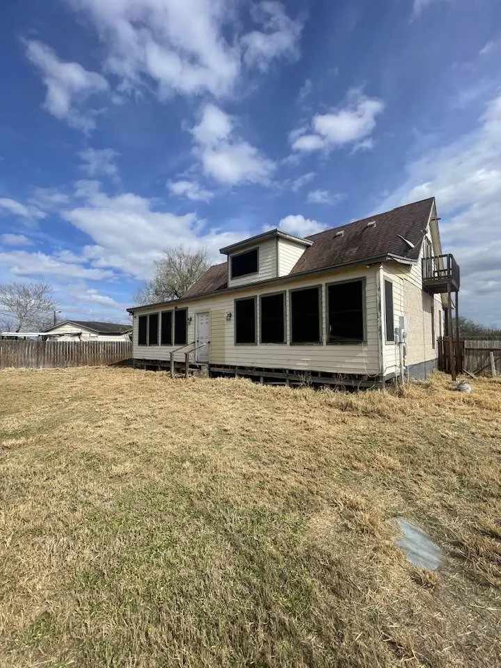 4108 Nimrod Robstown, TX 78380