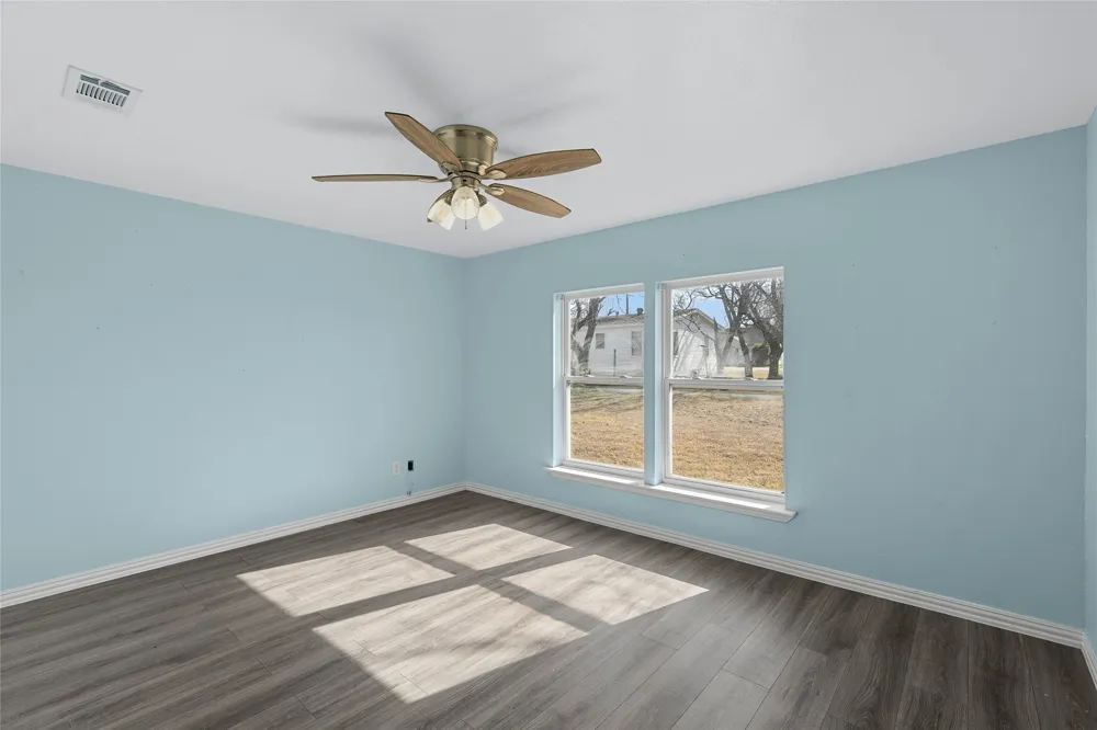 310 S 3rd Street Abbott, TX 76621