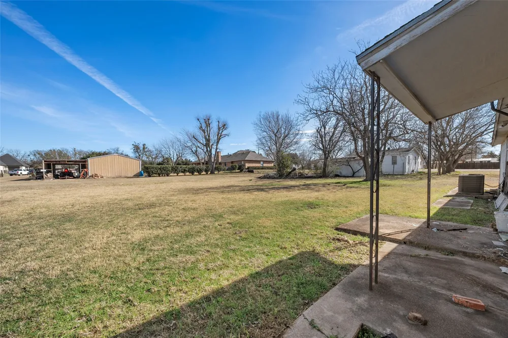 310 S 3rd Street Abbott, TX 76621