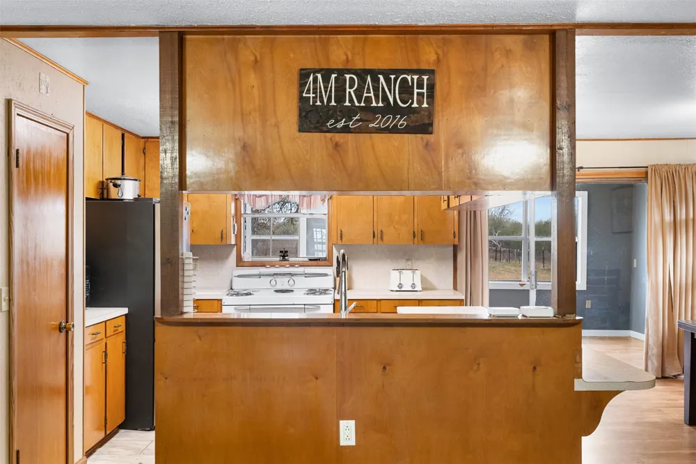 4025 County Road 284 Harwood, TX 78632