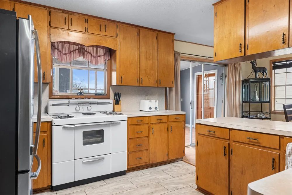 4025 County Road 284 Harwood, TX 78632