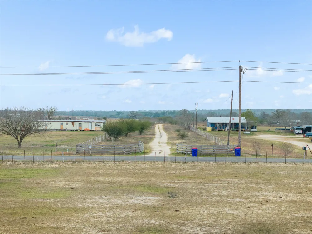 4025 County Road 284 Harwood, TX 78632