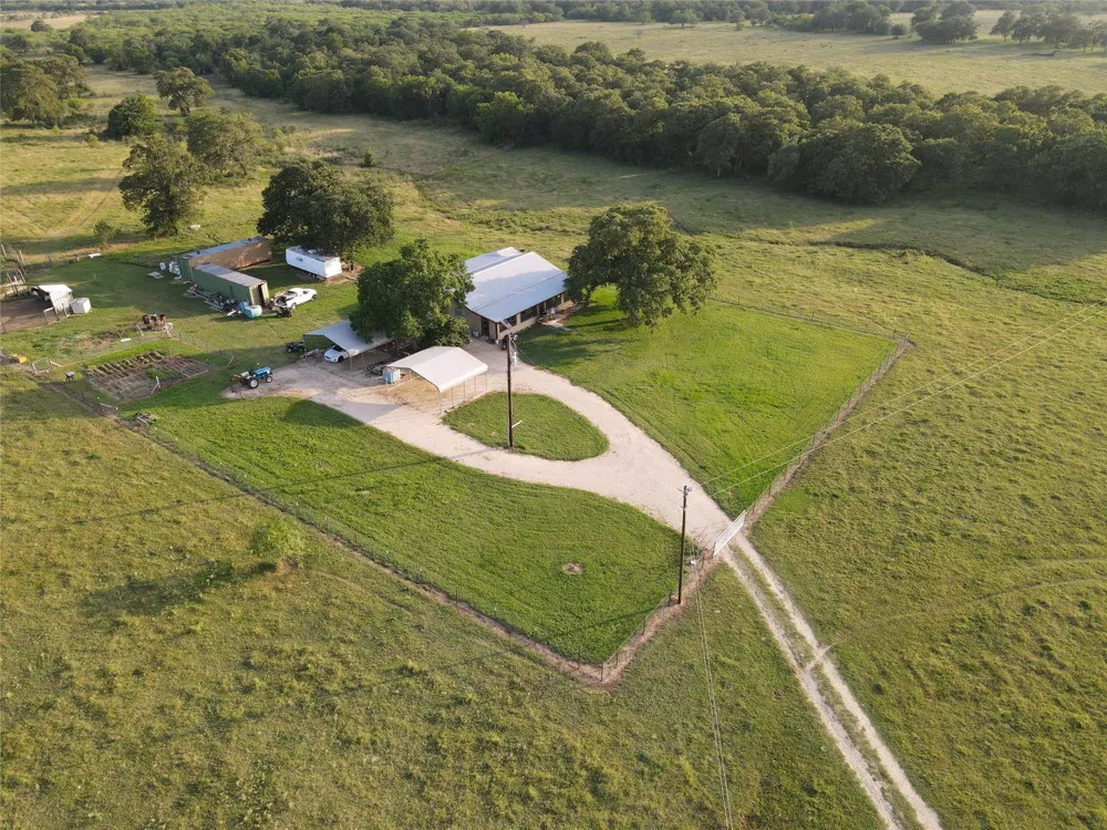 4025 County Road 284 Harwood, TX 78632