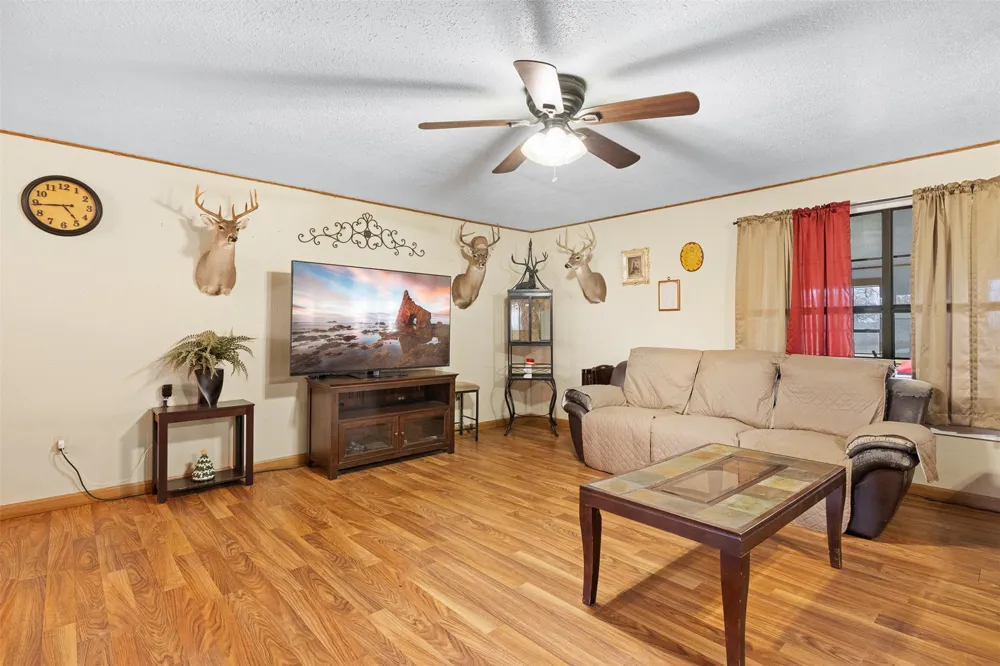 4025 County Road 284 Harwood, TX 78632
