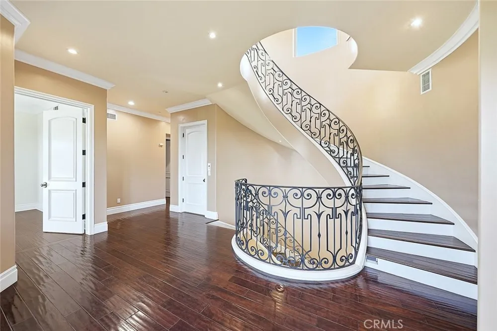 4430 Rosebank La Canada Flintridge, CA 91011