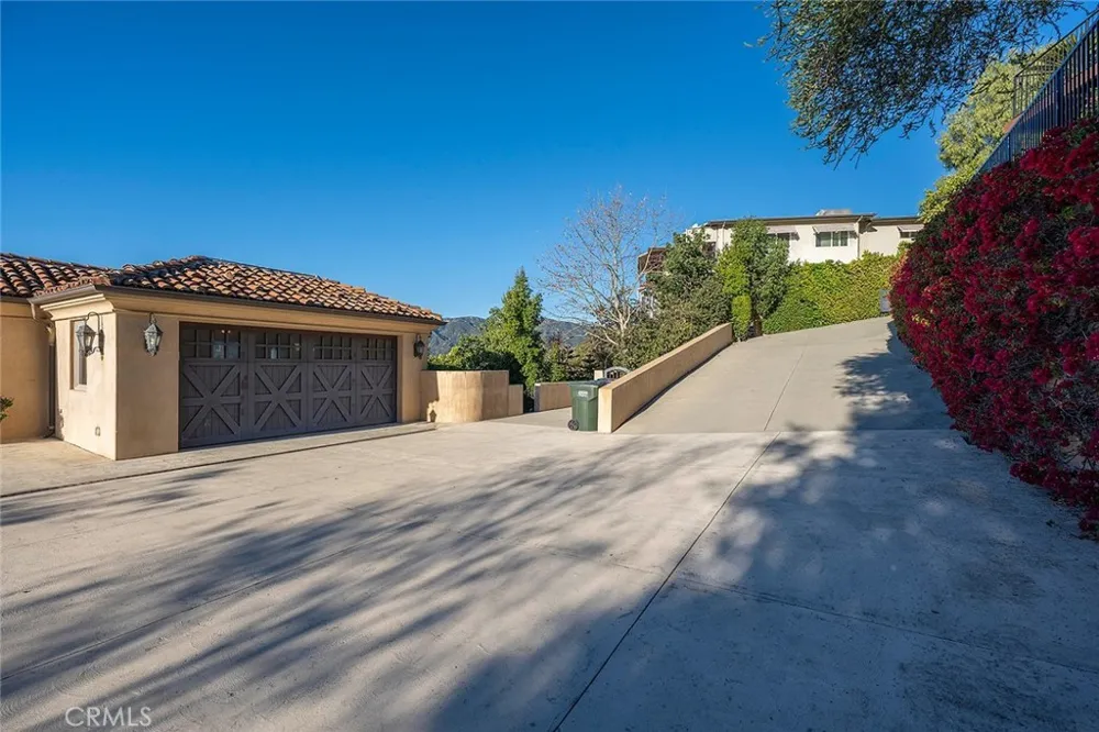4430 Rosebank La Canada Flintridge, CA 91011