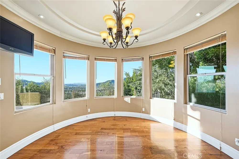 4430 Rosebank La Canada Flintridge, CA 91011