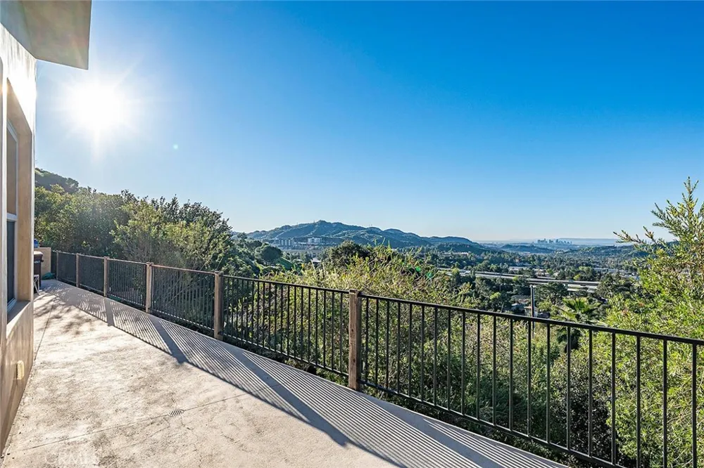 4430 Rosebank La Canada Flintridge, CA 91011