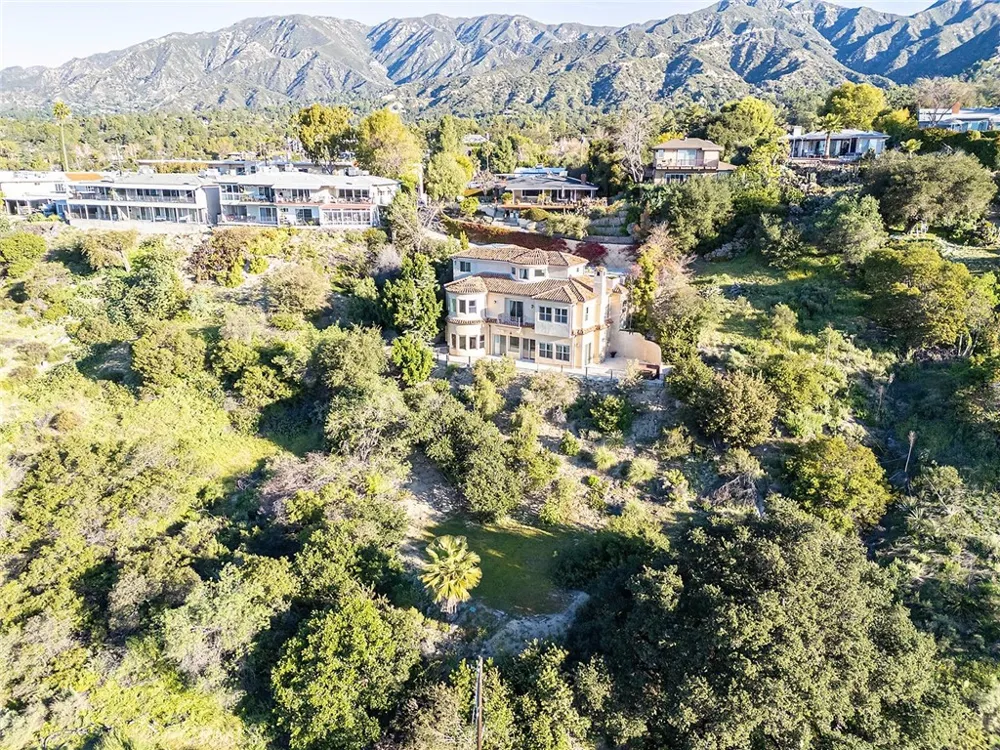 4430 Rosebank La Canada Flintridge, CA 91011