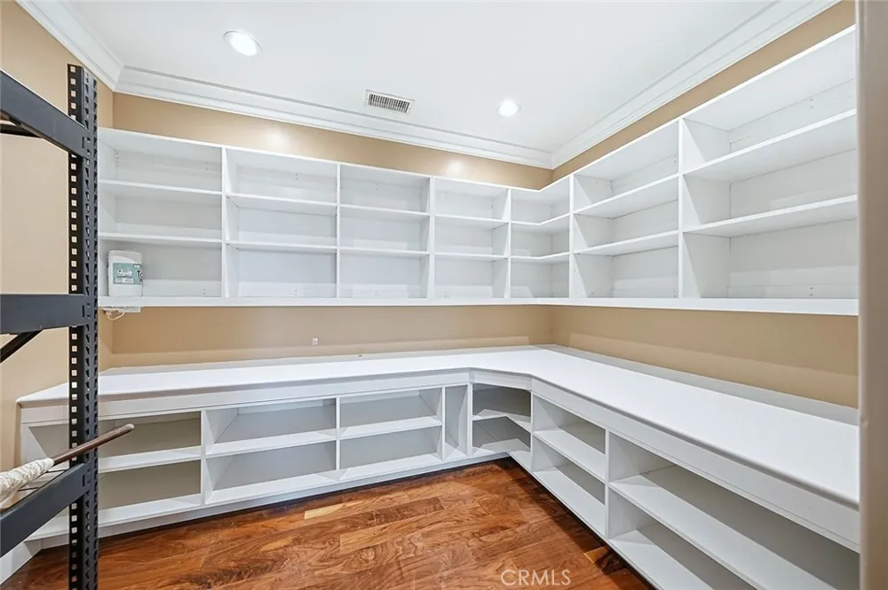 4430 Rosebank La Canada Flintridge, CA 91011