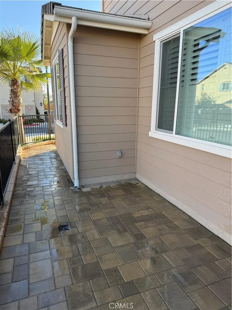 5644 Altamura Way Fontana, CA 92336