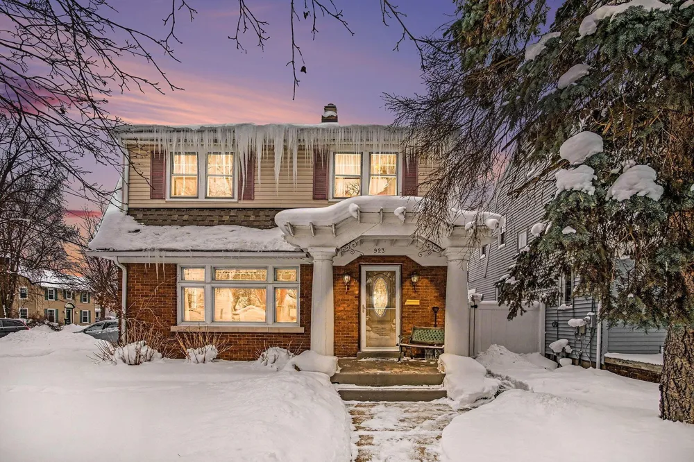 923 Myrtle Street NW