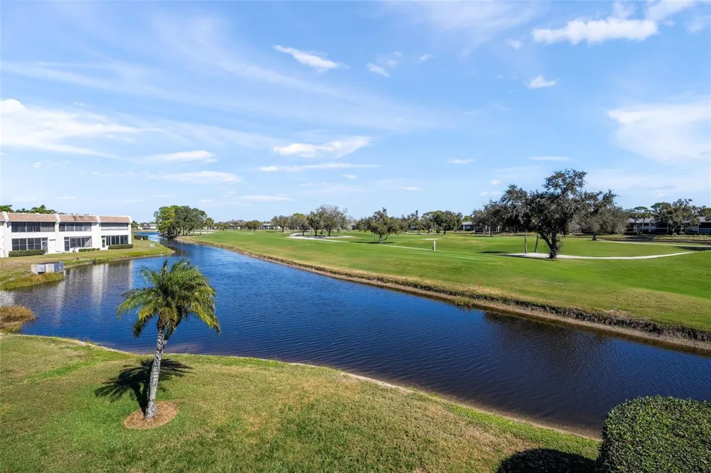 7193 W COUNTRY CLUB DRIVE #237 Sarasota, FL 34243
