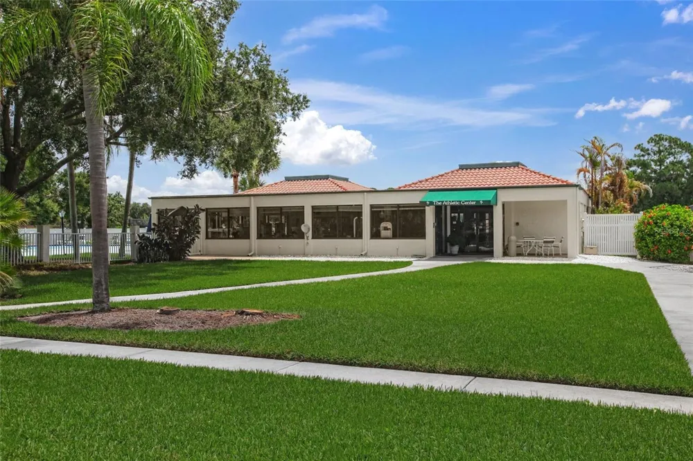 7193 W COUNTRY CLUB DRIVE #237 Sarasota, FL 34243