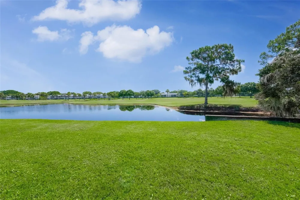 7193 W COUNTRY CLUB DRIVE #237 Sarasota, FL 34243