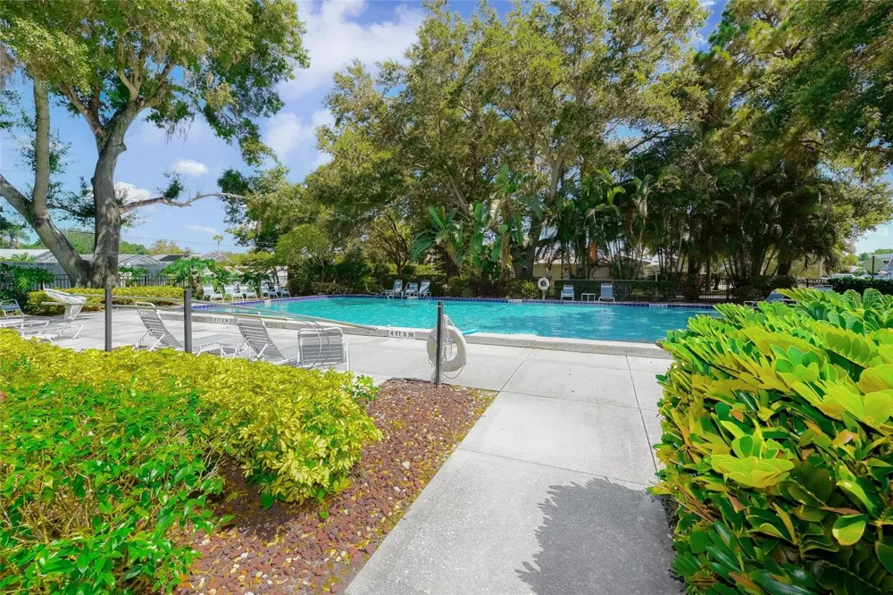 7193 W COUNTRY CLUB DRIVE #237 Sarasota, FL 34243
