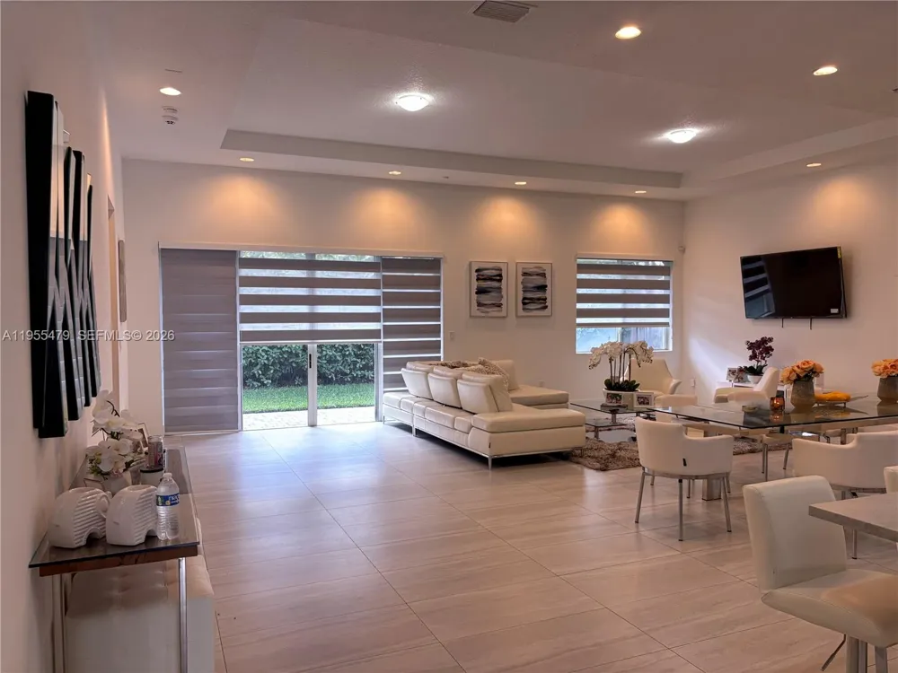 15062 SW 177th Ter Miami, FL 33187