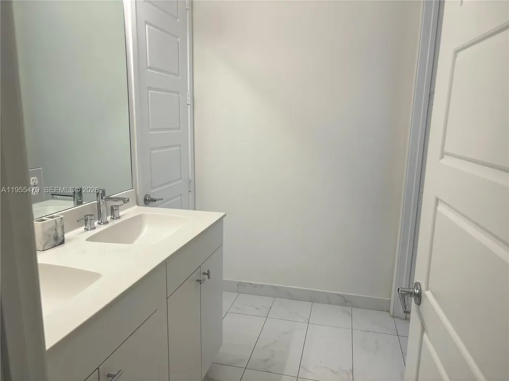 15062 SW 177th Ter Miami, FL 33187