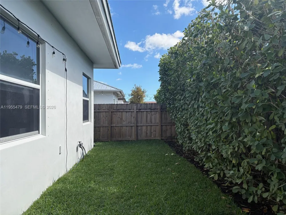 15062 SW 177th Ter Miami, FL 33187