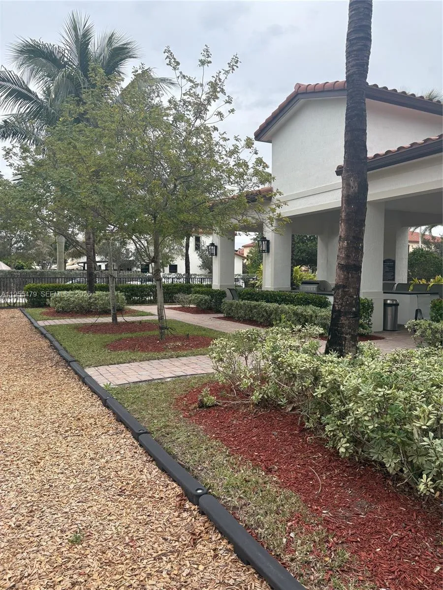 15062 SW 177th Ter Miami, FL 33187