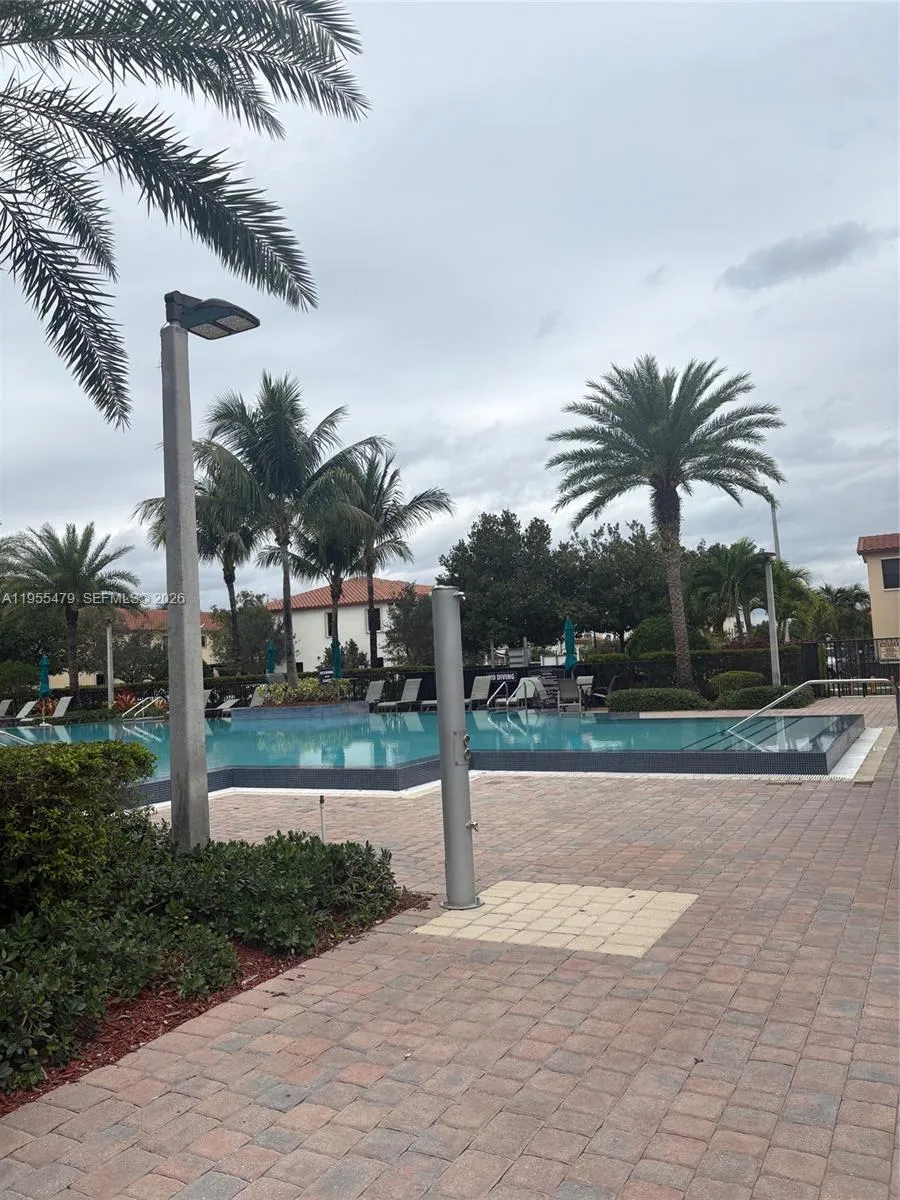 15062 SW 177th Ter Miami, FL 33187