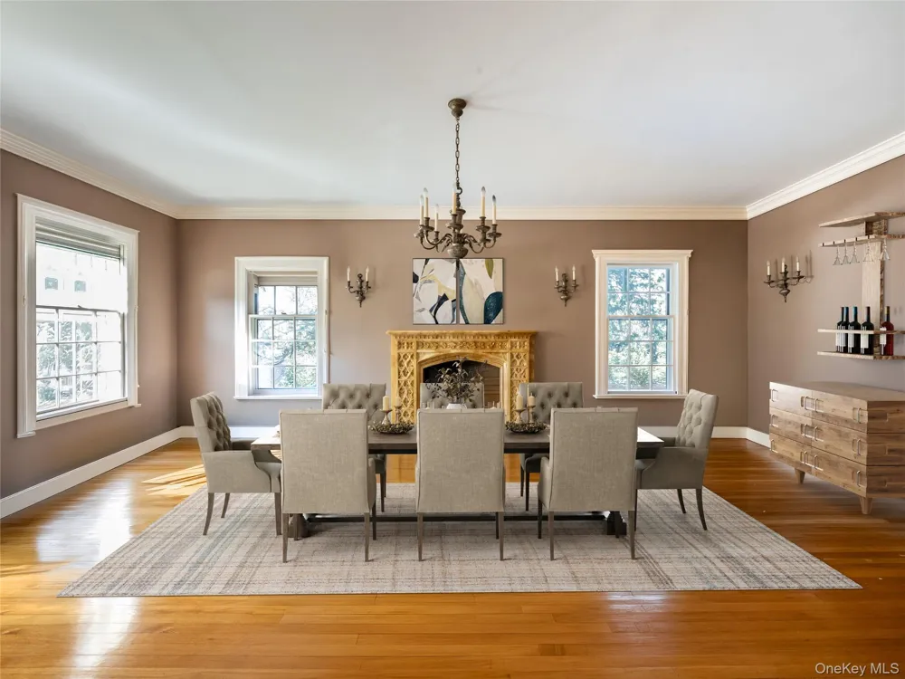 64 Plandome Court Manhasset, NY 11030