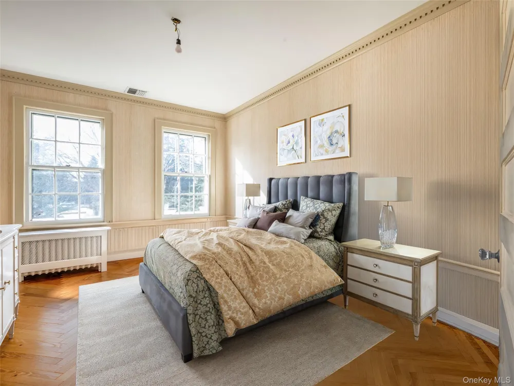 64 Plandome Court Manhasset, NY 11030