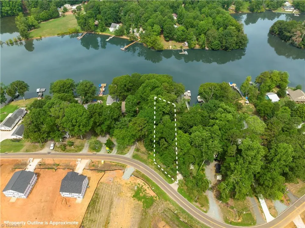 1349 Hickory Point Drive Lexington, NC 27292