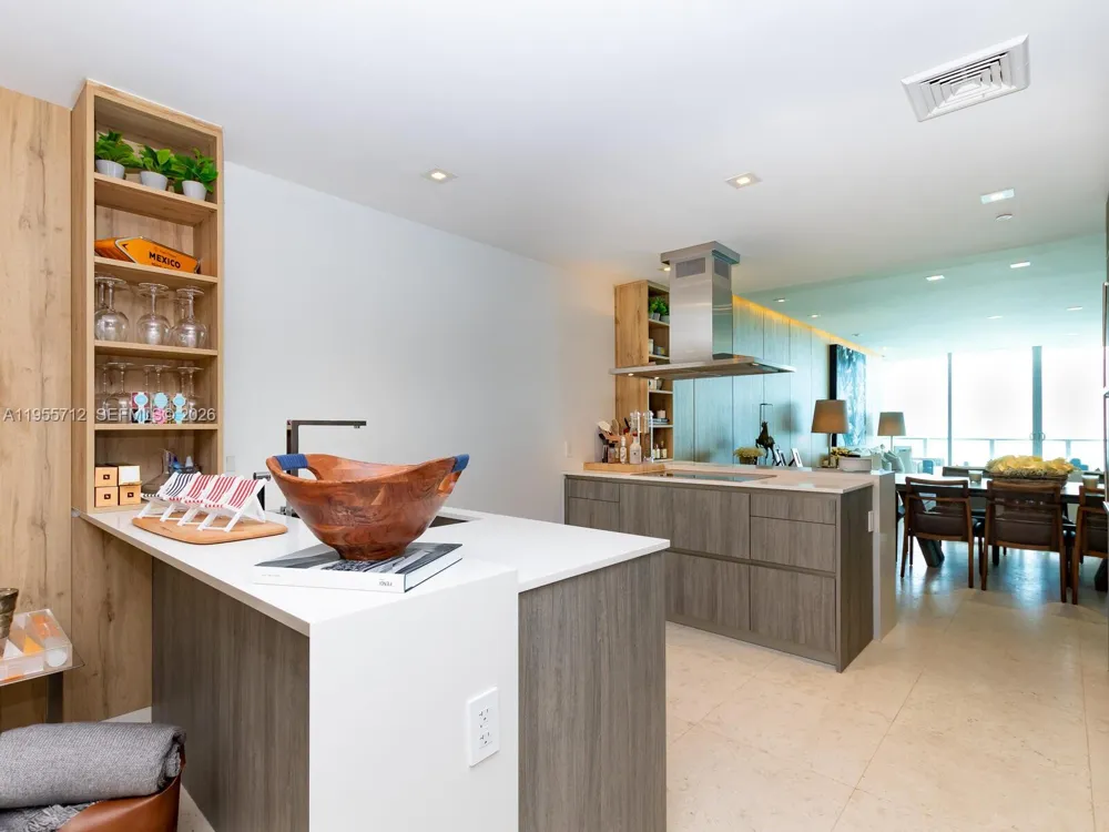 360 Ocean Dr #606S Key Biscayne, FL 33149