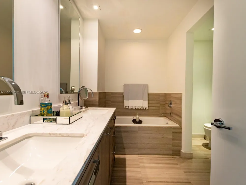 360 Ocean Dr #606S Key Biscayne, FL 33149