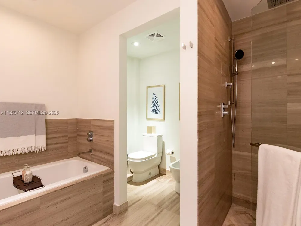360 Ocean Dr #606S Key Biscayne, FL 33149
