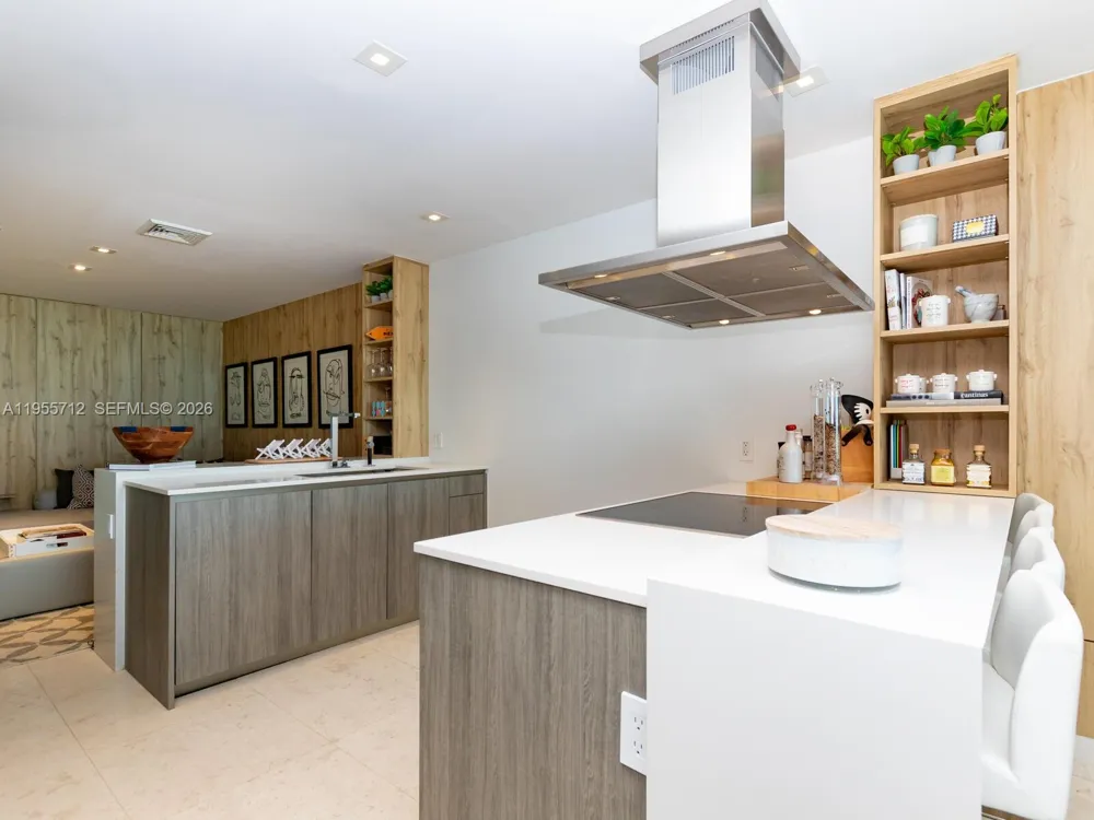 360 Ocean Dr #606S Key Biscayne, FL 33149