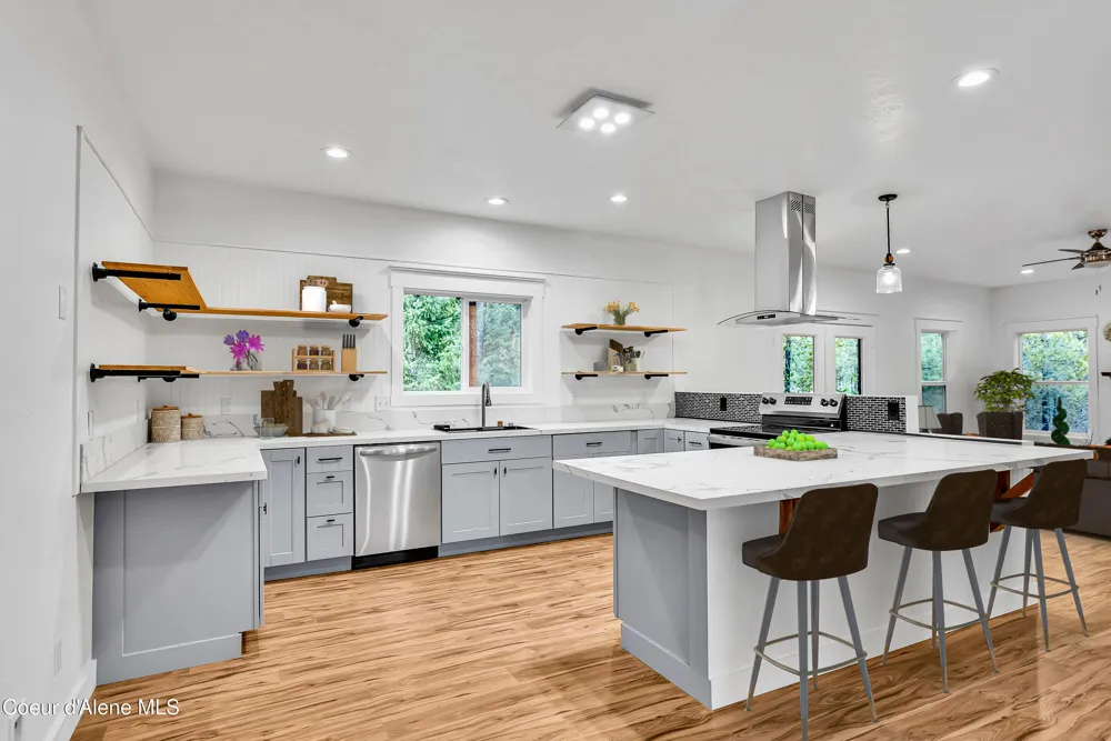 81 Angelina Priest River, ID 83856