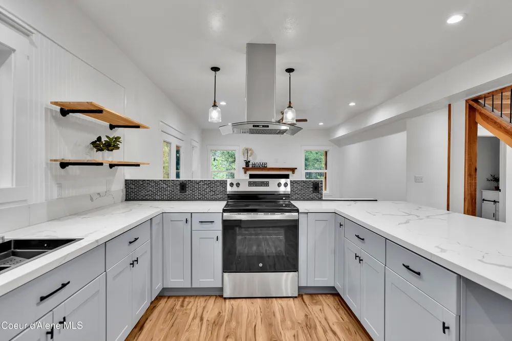 81 Angelina Priest River, ID 83856