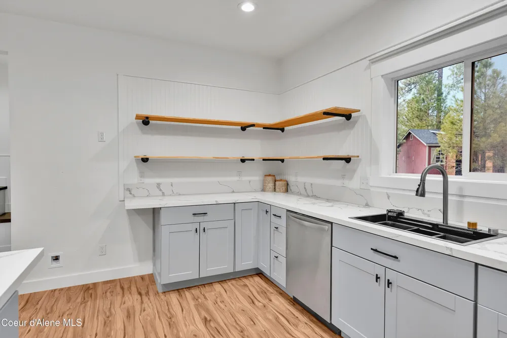 81 Angelina Priest River, ID 83856