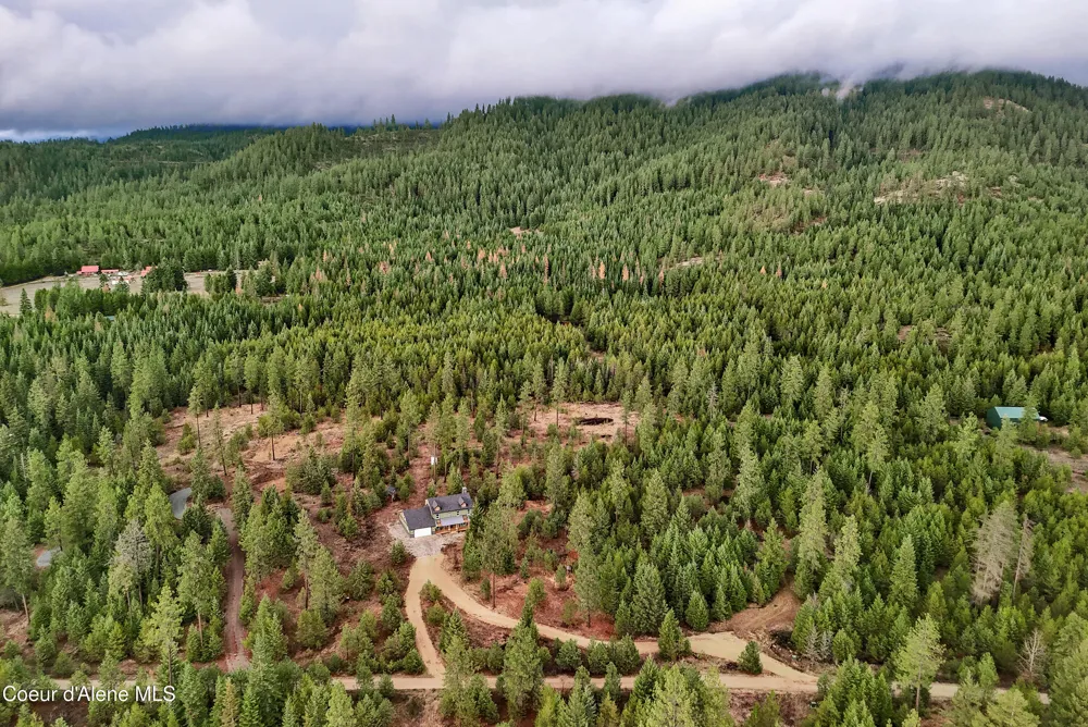 81 Angelina Priest River, ID 83856