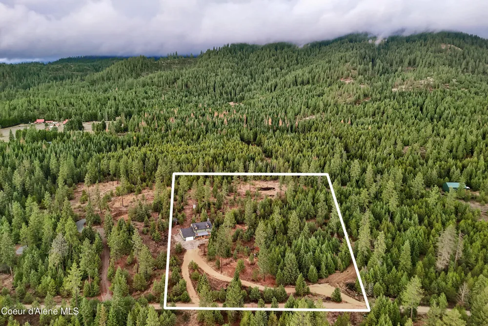 81 Angelina Priest River, ID 83856