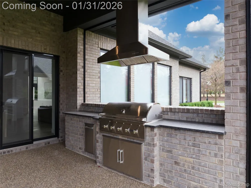 4512 Pinnacle Boulevard Oakland Charter Township, MI 48306