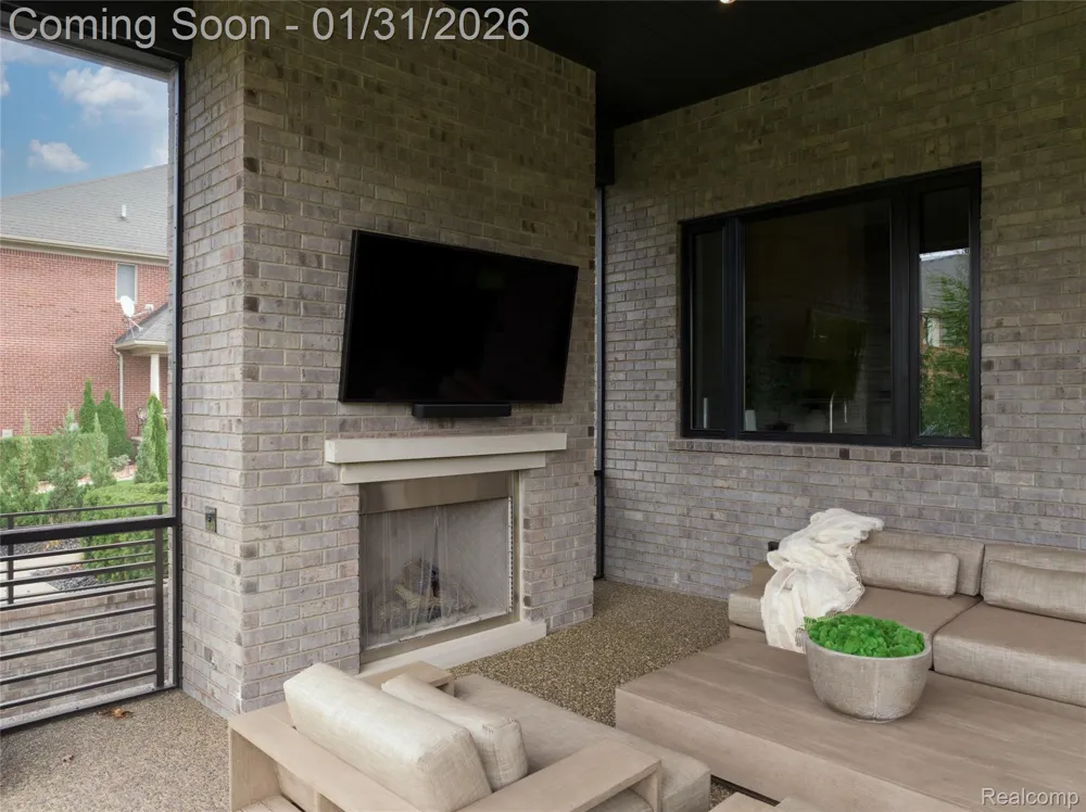 4512 Pinnacle Boulevard Oakland Charter Township, MI 48306