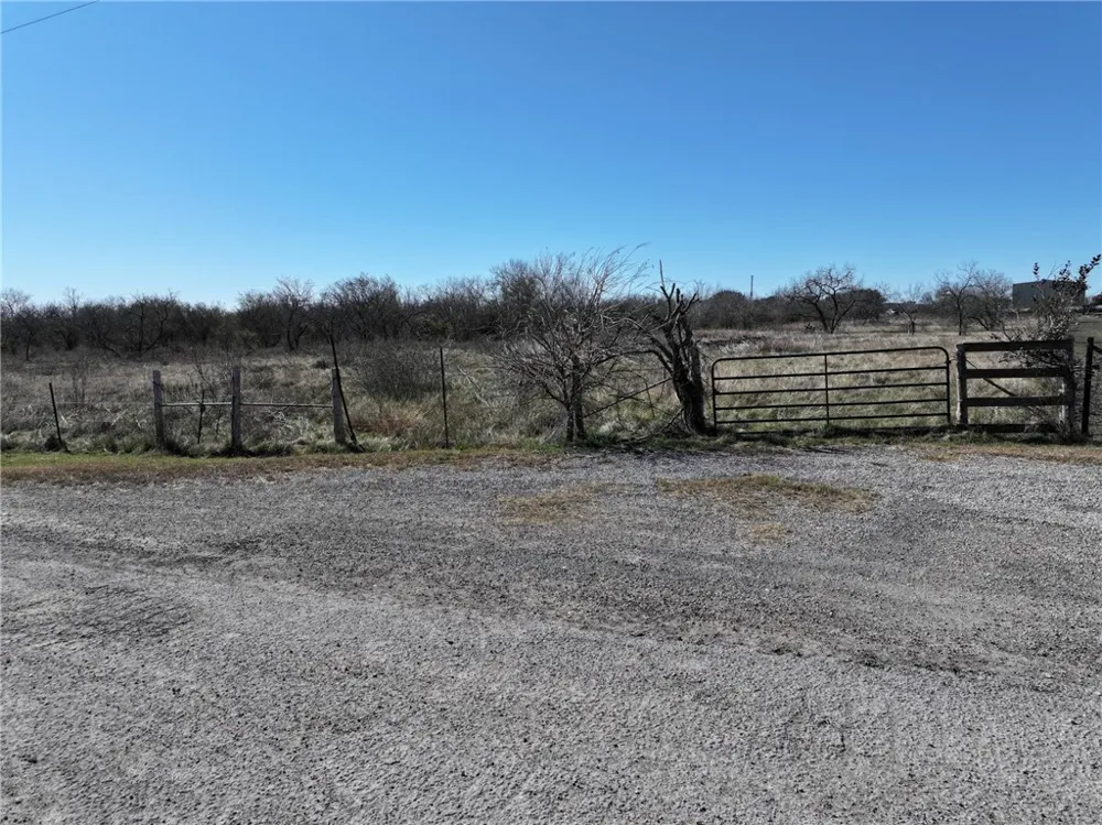 219 Nopal Drive Beeville, TX 78102