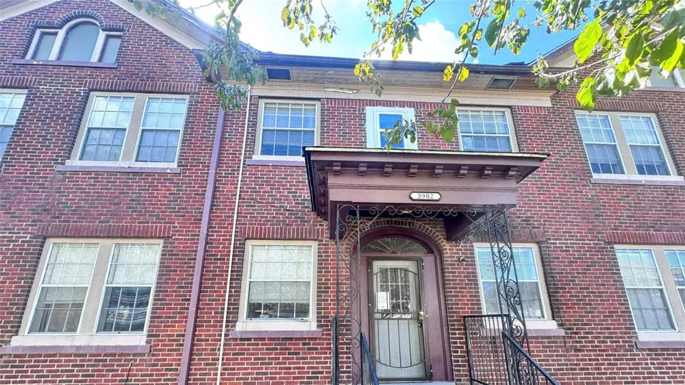 3902 Dallas Street #6