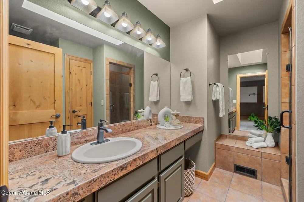 1665 E Club Lane Hayden Lake, ID 83835