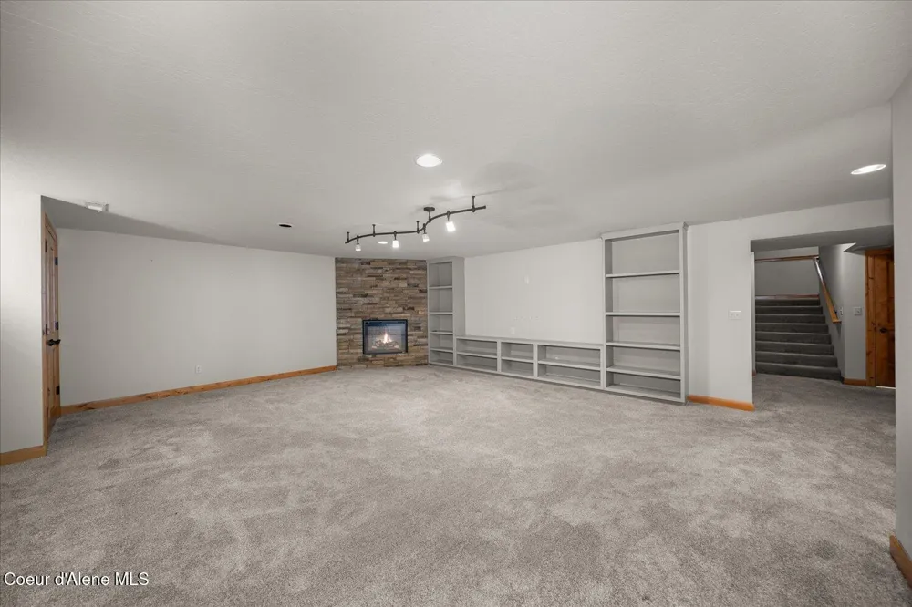 1665 E Club Lane Hayden Lake, ID 83835