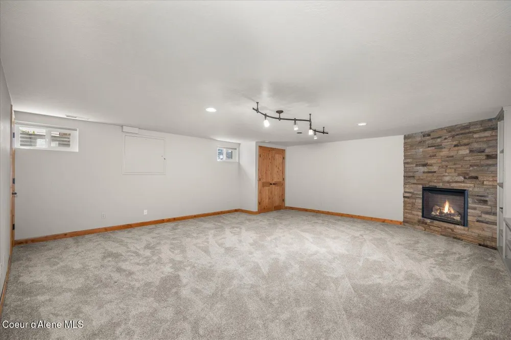 1665 E Club Lane Hayden Lake, ID 83835