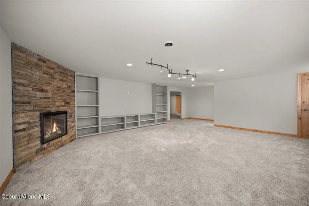 1665 E Club Lane Hayden Lake, ID 83835