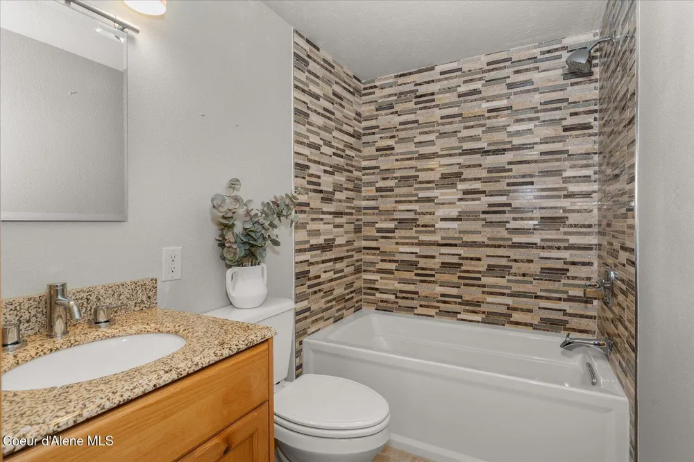 1665 E Club Lane Hayden Lake, ID 83835
