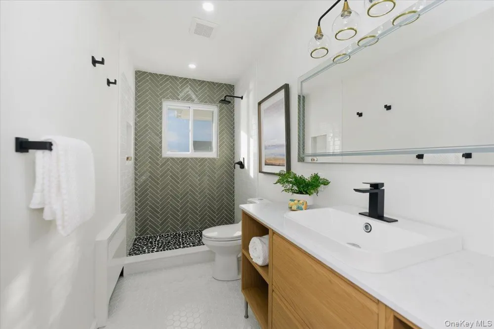 230 Sequams Lane Center West Islip, NY 11795